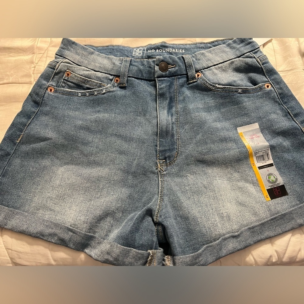Sz 11 Mom Shorts BNWT